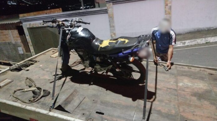 Country, Itabirito: moto de traficante do PA é removida pela PM no Country por estar irregular