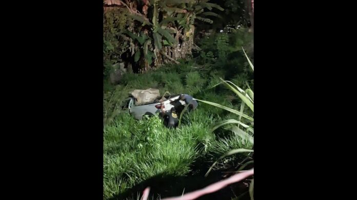 Itabirito: caminhonete perde freio e cai em ribanceira no bairro Santa Tereza