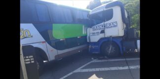 Ouro Preto, BR-356: ônibus que se envolveu em acidente com caminhão levava alunos da Ufop e IFMG Ouro Preto, BR-356: ônibus que se envolveu em acidente com caminhão levava alunos da Ufop e IFMG