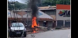 Queda de postes no São José, em Itabirito: 81 imóveis poderão ficar sem luz durante toda a noite Queda de postes no São José, em Itabirito: 81 imóveis ficarão sem luz até a madrugada