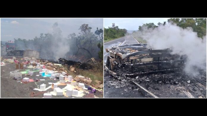 Caminhões se chocam, pegam fogo e motoristas saem ilesos na MGC-451