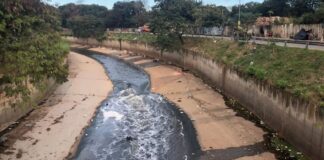 Corpo de mulher, sem sinais aparentes de violência, é encontrado no Ribeirão Arrudas Corpo de mulher, sem sinais aparentes de violência, é encontrado no Ribeirão Arrudas