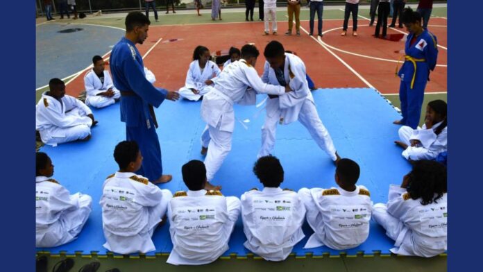 Aulas de judô em Itabirito. Foto - reprodução.