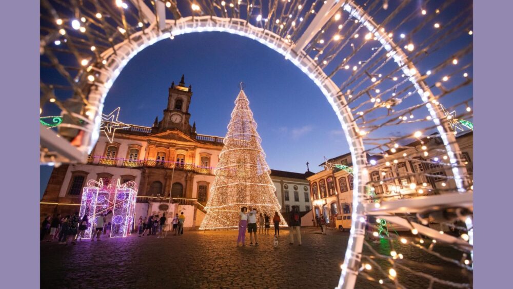 Iluminação de Natal na Praça Tiradentes. Foto - Ane Souz