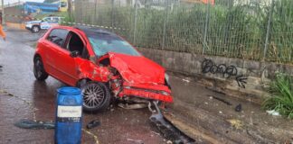 Carro descontrolado atropela duas mulheres e mata uma na BR-381 Carro descontrolado atropela duas mulheres e mata uma na BR-381