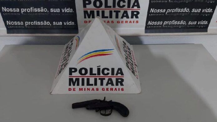 Polícia Militar apreende arma de fogo em Santa Rita Durão, distrito de Mariana