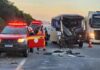 BR-262: acidente entre ônibus, que levava pacientes, e carreta deixa 10 pessoas feridas BR-262: acidente entre ônibus, que levava pacientes, e carreta deixa 10 pessoas feridas