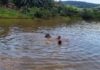 Homem morre afogado em lagoa enquanto nadava com sobrinho em MG Homem morre afogado em lagoa enquanto nadava com sobrinho em MG