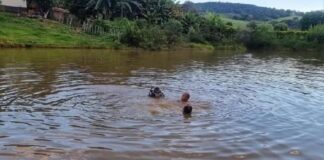 Homem morre afogado em lagoa enquanto nadava com sobrinho em MG Homem morre afogado em lagoa enquanto nadava com sobrinho em MG