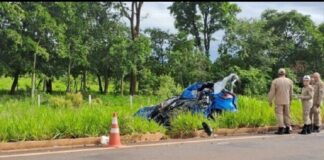 Motorista de veículo morre após colidir frontalmente com carreta na BR-040