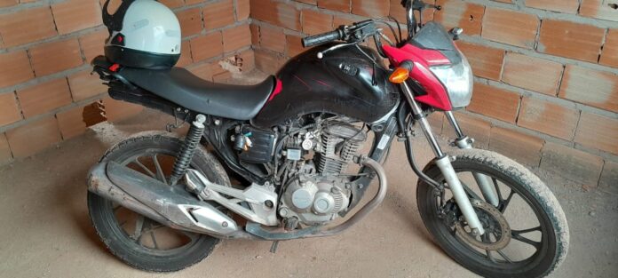 Itabirito: moto furtada em Congonhas é encontrada pela GM em construção no bairro Primavera