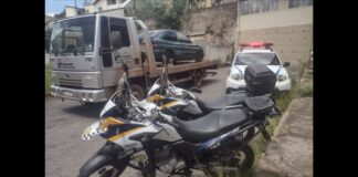 Praia, Itabirito: carro abandonado, “esconderijo de material ilícito”, é removido pela GM Praia, Itabirito: carro abandonado, "esconderijo de material ilícito", é removido pela GM