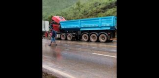 Em 3h, BR-040 registra 2º acidente com carretas em trecho de 2 km que pertence a Itabirito Em 3h, BR-040 registra 2º acidente com carretas em trecho de 2 km que pertence a Itabirito