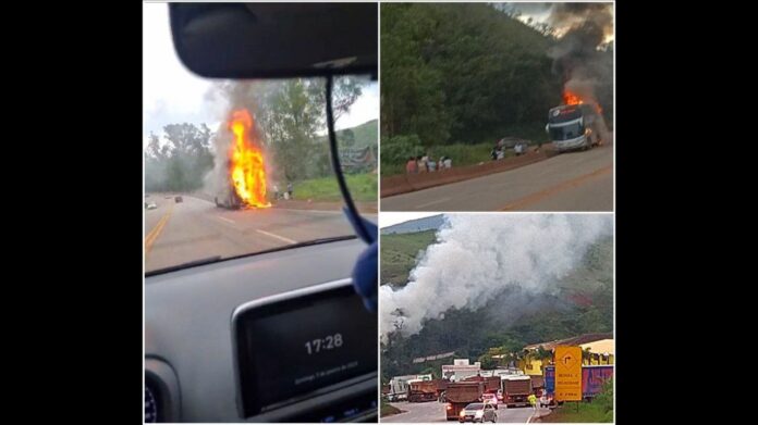 Ônibus pega fogo na BR-040, em Ribeirão do Eixo, Itabirito