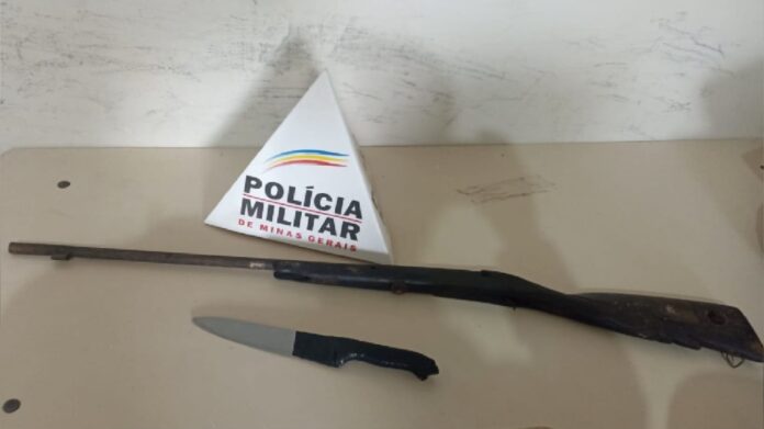 Maracujá, Ouro Preto: jovem é preso após ameaçar, com faca e polveira, idoso de morte