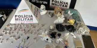 Ouro Preto: traficantes fogem e abandonam 96 pedras de crack e outras drogas no Padre Faria Ouro Preto: traficantes fogem e abandonam 96 pedras de crack e outras drogas no Padre Faria