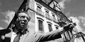 Rui Mourão, escritor e ex-diretor do Museu da Inconfidência de Ouro Preto, é sepultado em BH