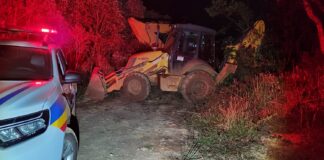 Itabirito: 3 homens são presos por extração ilegal de minério; crime que há anos assusta Ribeirão do Eixo Itabirito: 3 homens são presos por extração ilegal de minério; crime que há anos assusta Ribeirão do Eixo