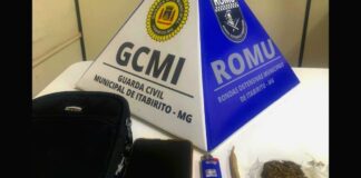 Itabirito: homem em praça não esconde cigarro de maconha e acaba detido por levar porção da droga Itabirito: homem não esconde cigarro de maconha em praça e acaba detido com porção da droga em bolsa