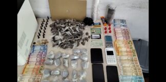 Itabirito: a bordo de um Fiat Doblò, dois homens com drogas são presos pela PM na José Farid Rahme Itabirito: a bordo de um Fiat Doblò, dois homens com drogas são presos pela PM na José Farid Rahme