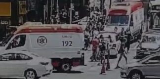 Homem furta idoso e morre após ser perseguido por populares no Centro de Belo Horizonte Homem furta idoso e morre após ser perseguido por populares no Centro de Belo Horizonte