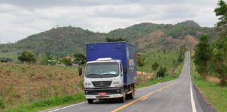 Veículos de carga terão restrições em rodovias mineiras durante feriado da Semana Santa Os veículos de grande porte terão o tráfego restrito em determinadas partes do dia - Foto: Departamento de Estradas de Rodagem do Estado de Minas Gerais