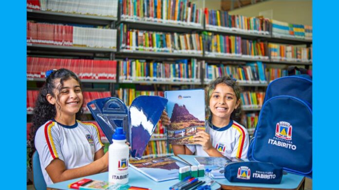Mais de 7 mil alunos de Itabirito são beneficiados com kits escolares