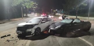 Porsche invade contramão e colide frontalmente contra Honda Civic, em Belo Horizonte Porsche invade contramão e colide frontalmente contra Honda Civic, em Belo Horizonte