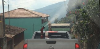 Prefeitura de Mariana realiza fumacê no combate ao mosquito transmissor da dengue Fumacê em Mariana MG. Foto - divulgação.
