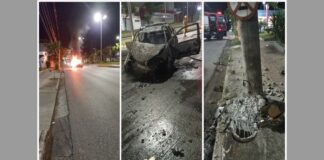 BH: carro bate em poste, pega fogo e ocupantes fogem BH: carro bate em poste, pega fogo e ocupantes fogem