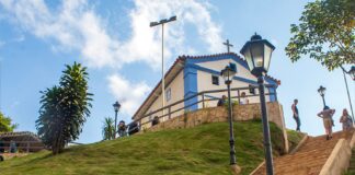 Após passar por período de restauração, a 1ª igreja da história de Mariana e de Minas reabre suas portas Após passar por período de restauração, a 1ª igreja da história de Mariana reabre suas portas