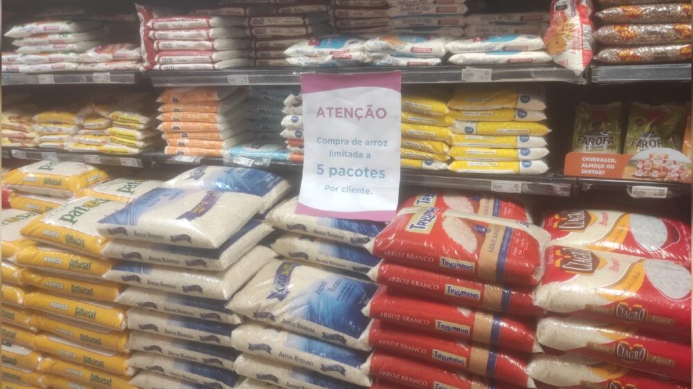 Supermercados de Itabirito limitam compras de pacotes de arroz; saiba o motivo