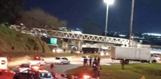 2 colombianos morrem esmagados por carreta em BH 2 colombianos morrem esmagados por carreta em BH