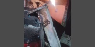 Itabirito: carro com família bate em muro de casa do bairro São José e chega atingir a sala Itabirito: carro com família bate em muro de casa do bairro São José e chega atingir a sala