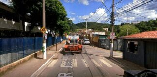 Itabirito: ao acessar Rua João Pinheiro, veículo acerta motociclista, que sofre fratura exposta Itabirito: ao acessar Rua João Pinheiro, veículo acerta motociclista, que sofre fratura exposta