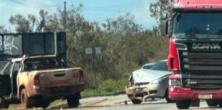 Entre Itabirito e Ouro Preto, BR-356: caminhonete e carro se envolvem em acidente no “trevo do Maracujá” Entre Itabirito e Ouro Preto, BR-356: caminhonete e carro se envolvem em acidente no trevo do Maracujá