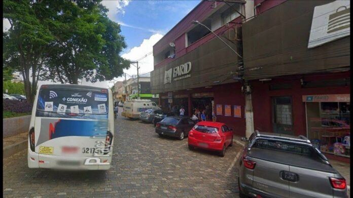 Itabirito: moto sem placa atropela grávida em frente ao Farid e ocupantes fogem sem prestar socorro