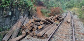 PM prende dupla por tentativa de furto de dormentes em linha férrea de Mariana Polícia Militar prende dupla por tentativa de furto de dormentes em linha férrea de Mariana