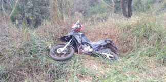 Itabirito, BR-356: motociclista perde controle da moto, cai e fica com suspeita de fratura na perna Itabirito, BR-356: motociclista perde controle da moto, cai e fica com suspeita de fratura na perna