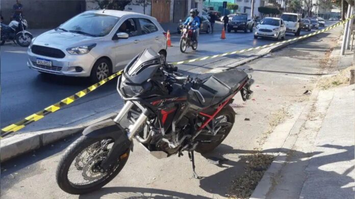 Ao sair de baile funk, jovem de moto, sem CNH e embriagado, atropela e mata homem em BH