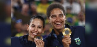 Olimpíadas 2024: dupla Duda e Ana Patrícia vencem canadenses e conquistam o ouro no vôlei de praia Olimpíadas 2024: dupla Duda e Ana Patrícia vencem canadenses e conquistam o ouro no vôlei de praia