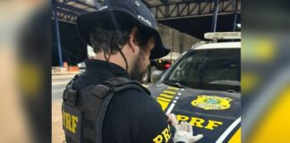 PRF prende dois homens e apreende maconha e cocaína após perseguição na BR-040 PRF prende dois homens e apreende maconha e cocaína após perseguição na BR-040