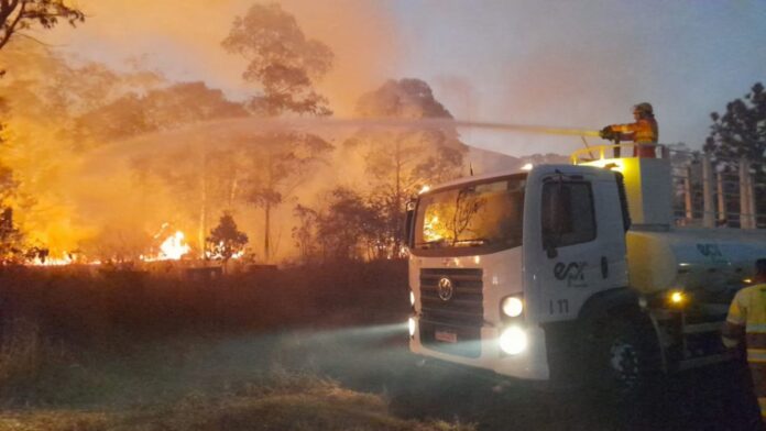 Vegetações às margens da BR-040 pegam fogo 72 vezes nos últimos 20 dias