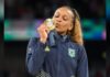 Rebeca Andrade conquista ouro no solo e se torna a maior medalhista olímpica do Brasil na história Rebeca Andrade conquista ouro no solo e se torna a maior medalhista olímpica do Brasil na história