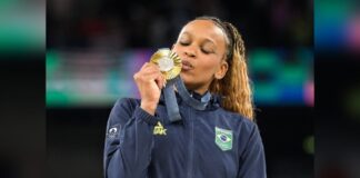 Rebeca Andrade conquista ouro no solo e se torna a maior medalhista olímpica do Brasil na história Rebeca Andrade conquista ouro no solo e se torna a maior medalhista olímpica do Brasil na história