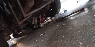 Itabirito: “Motociclista desviava de pedestres na curva”, diz familiar; moto foi parar debaixo de ônibus Itabirito: “Motociclista desviava de pedestres na curva”, diz familiar; moto foi parar debaixo de ônibus