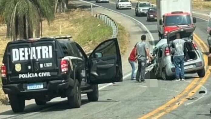 Homem sofre parada cardiorrespiratória e morre após colisão entre carro e caminhão na MG-050