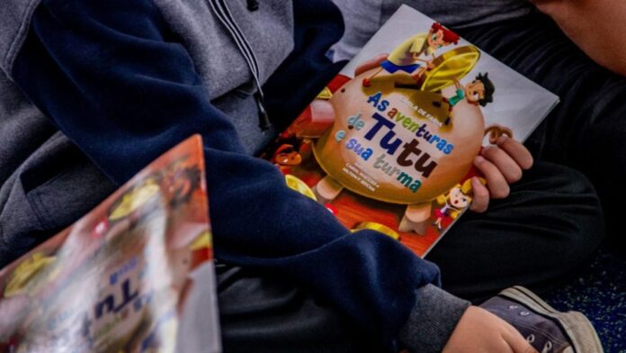 Projeto leva leitura e educação financeira a escolas de Congonhas e Ouro Preto