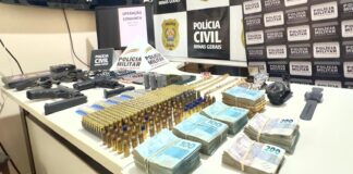 MG: Polícia Civil prende trio e apreende 4 armas, motosserra, 699 munições e R$ 59 mil em espécie MG: Polícia Civil prende trio e apreende 4 armas, motosserra, 699 munições e R$ 59 mil em espécie