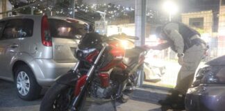 BH: ladrão tenta furtar moto e morre em acidente; mulher, vítima do crime, tentou reanimá-lo BH: ladrão tenta furtar moto e morre em acidente; vítima do crime tentou reanimá-lo